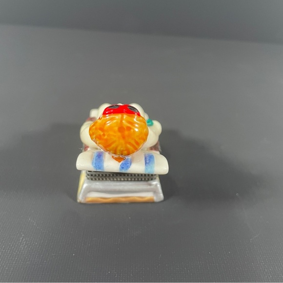 Vintage Swimsuit Figurine with Red Bikini - Picture 4 of 9